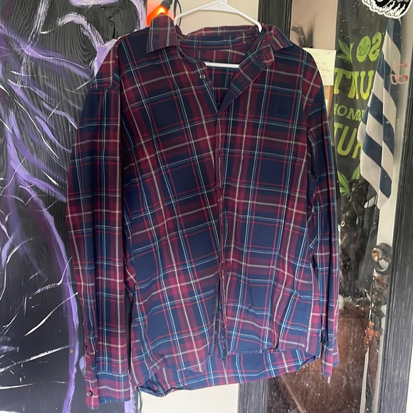 Size- XL but can be used for an oversized look - Picture 2 of 3